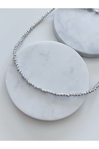 CHARMLUCKY Dorica Heel Necklace