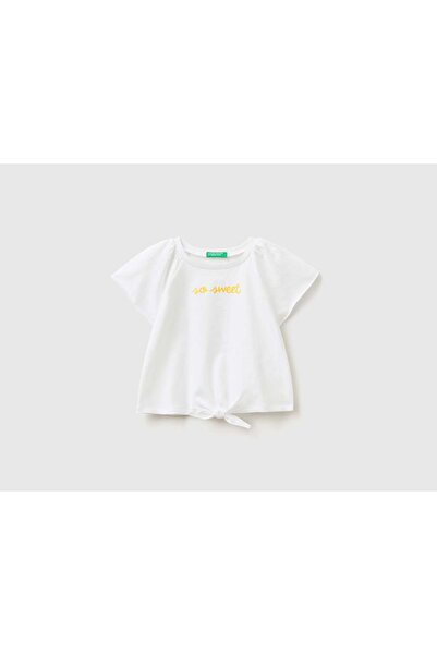 United Colors of Benetton تي شيرت أطفال بأكمام قصيرة وطبعة لامعة ومكشكش