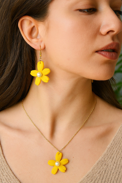 Atölye Myth Yellow Daisy El Yapımı İncili Sarı Tasarım Küpe ve Kolye Seti