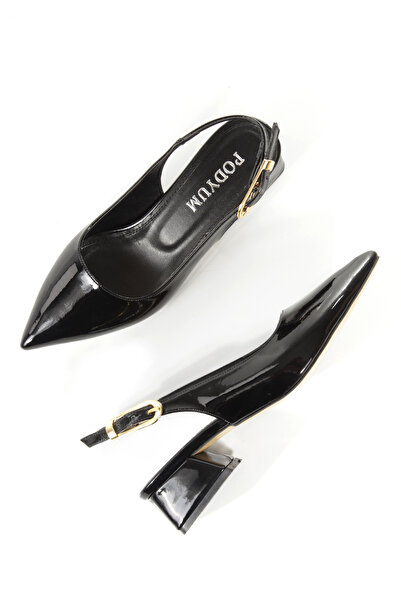 Ayakkabı Podyumum '' نازلي '' حذاء جلد أسود لامع بمقدمة مدببة وظهر مفتوح وكعب...