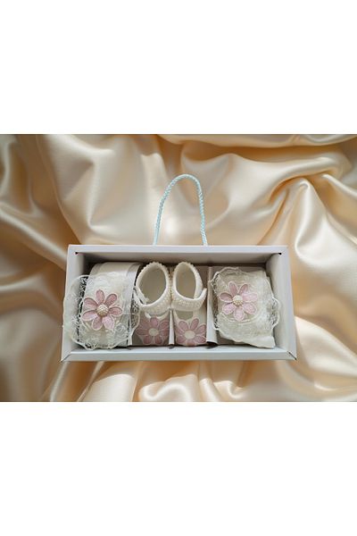 OEM Set pentru bebeluși fetiță 0–6 luni – papucei, bentiță și ciorăpei cu floare roz și perle