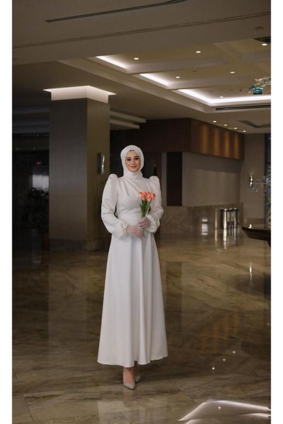 By Atelier Λευκό Diana Shoulder Hijab βραδινό φόρεμα