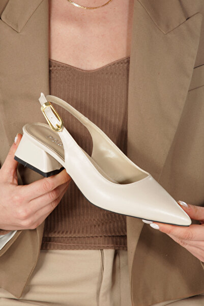 Ayakkabı Podyumum '' نازلي '' جلد مدبب من الأمام مفتوح من الخلف كعب سميك 3 سم...