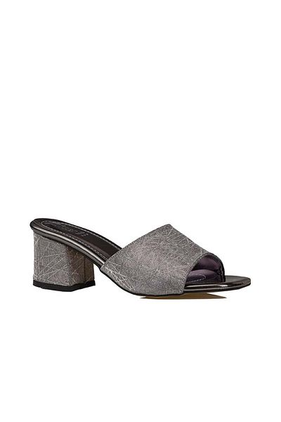 Trend Adımlar Γυναικείες κλασικές παντόφλες Platinum Satin Shiny Striped