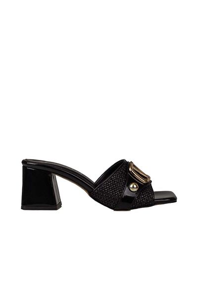 Trend Adımlar Black Straw Embroidered Patent Leather Women's Classic Slippers