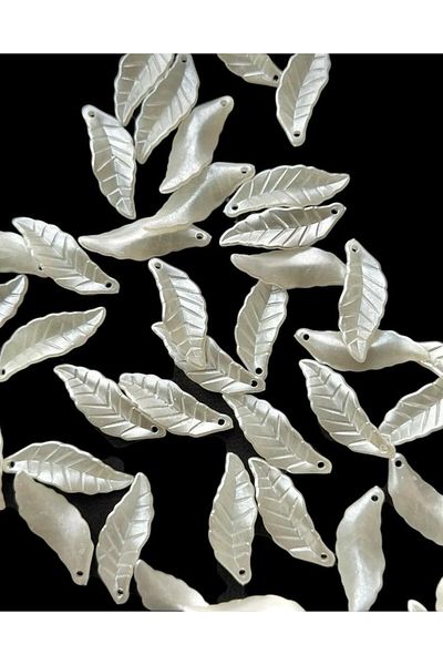 312 KONSEPT 40 Pieces White Pearlescent Leaf Figured Beads 30 mm