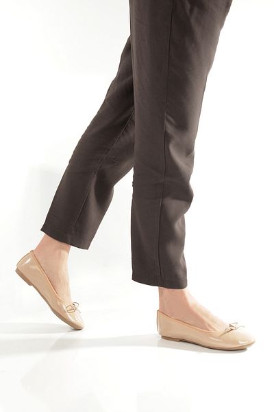 Ayakkabı Podyumum '' Ni̇l'' Nude Patent Leather Round Toe Mustache Bow Flat Heeled Orthopedic Closed Ballerinas New Season