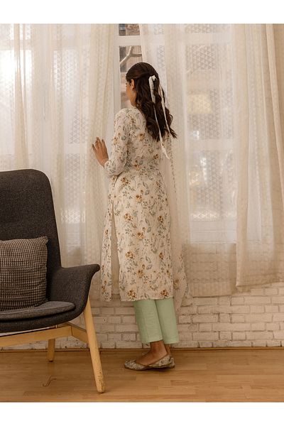 DW By Styli Floral Printed A-Line Kurta with Trousers and Dupatta Set