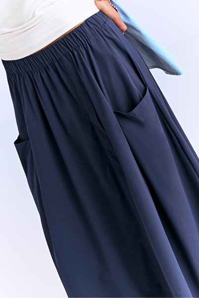 Stradivarius Loose-fitting midi skirt with pockets