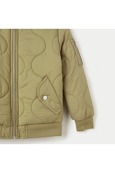 Juniors Quilted Heavy Jacket with Long Sleeves and Zip Closure