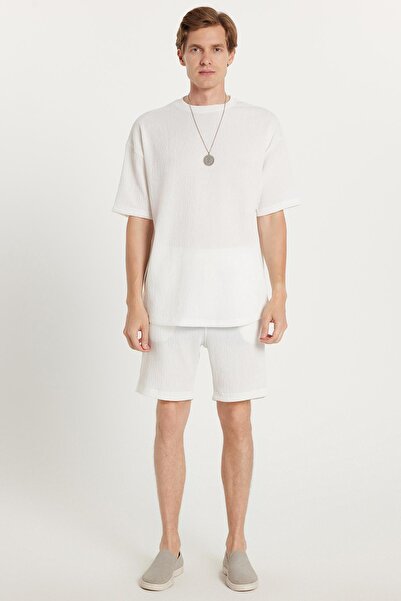 Tudors Men's Oversize Wide Cut Crew Neck Seersucker Fabric Waist Lace-Up White Shorts Suit