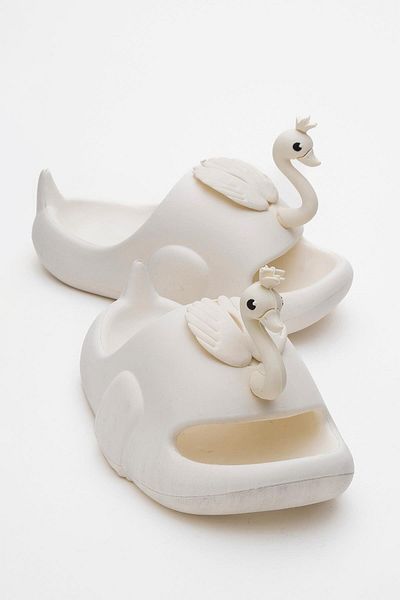 CCWAY AYAKKABI Children's Swan Slippers Ecru