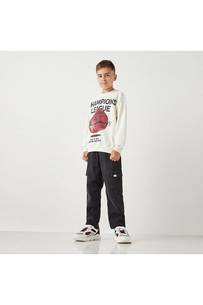 Juniors Graphic Print Sweatshirt with Long Sleeves