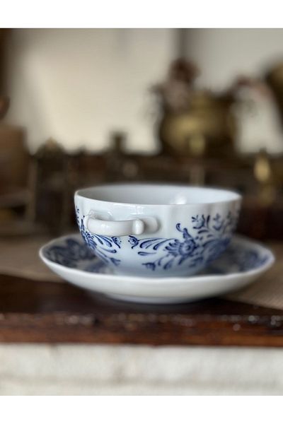 Hutschenreuther German Stamped Porcelain Onion Straw Pattern Blue White Consommé Bowl with Handle