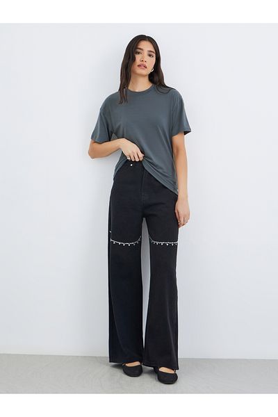 Styli Back Split Hem Detail Oversized T-Shirt