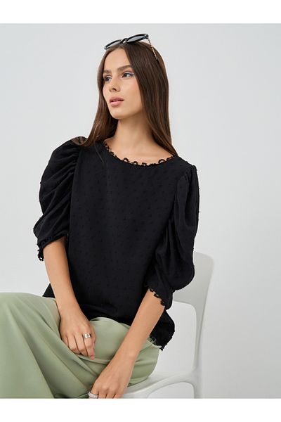 Styli Solid Balloon Sleeve Lace Trim Blouse