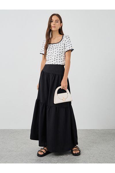 Styli Floral Print Short Sleeve Lace Trim Top