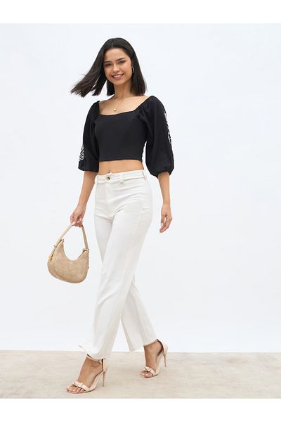 Styli Embroidered Long Sleeve Crop Top