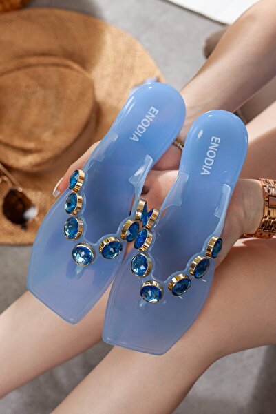 Adım Adım Γυναικείες σαγιονάρες με αξεσουάρ διαμαντιών