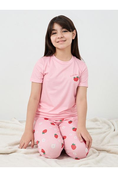 Styli Strawberry Print T-Shirt and Pyjama Set