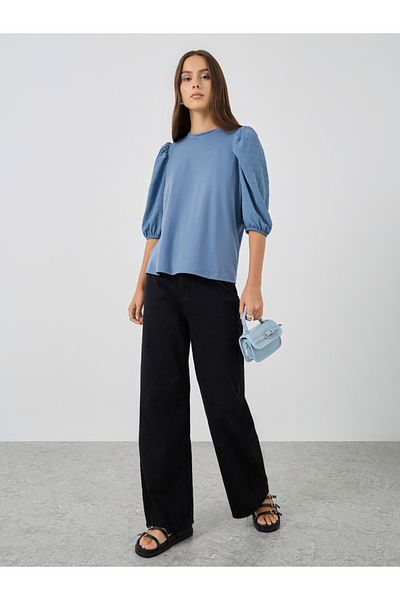 Styli Solid Balloon Sleeve Round Neck Top