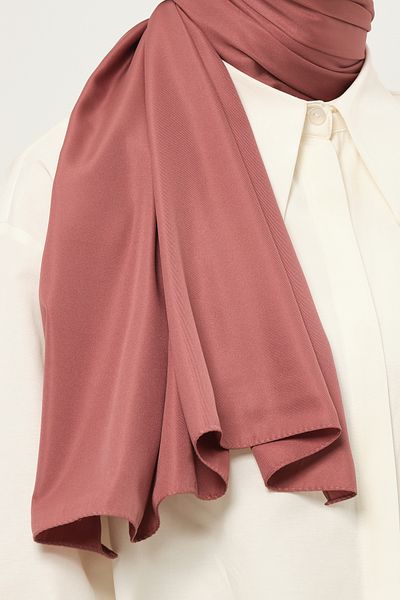 Madame Polo Plain Twil Shawl Dark Dusty Rose Non-Slip Wrinkle-Free Fabric