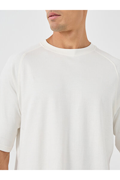 Styli Men Solid Raglan Sleeves Oversized T-Shirt