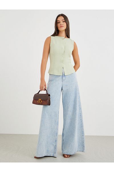 Styli Solid Buttoned Sleeveless Waistcoat