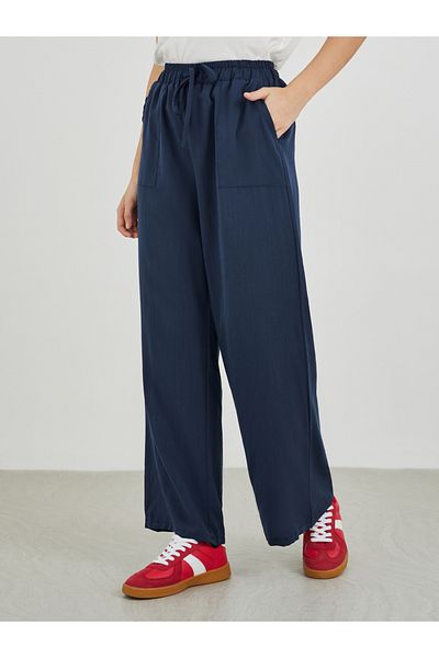 Styli Solid Mid Rise Straight Leg Pants