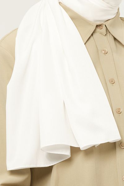 Madame Polo Plain Twil Shawl Off White Non-Slip Wrinkle-Free Fabric