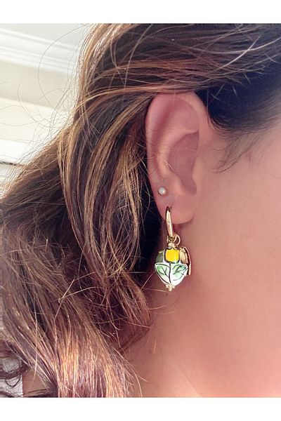 Gümüş sandık Tulip and Pearl Charmlı Hoop Earrings