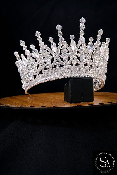 SimgeAksesuar Crystal Stone Fashionable and Elegant Bridal Tiara