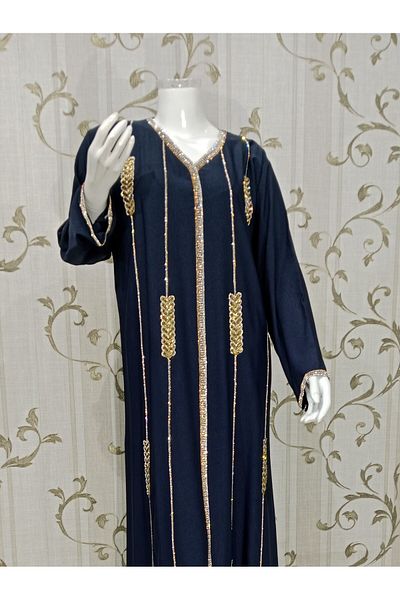 LAİN Elegant women's jalabiya, designed with shiny gold and silver embroidery along the length of the jalabiya, with a gift of a jeweled shawl