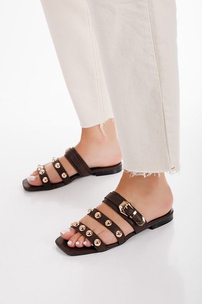PASSAGE SHOES شبشب نسائي بتفاصيل Troc ومشبك 6330 بني