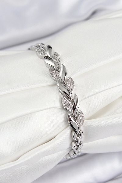 Clariss Brass Zircon Stone Fish Tail Model Silver Color Women's Bracelet