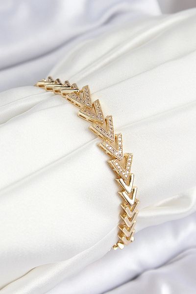 Clariss Brass Zircon Stone Row Arrow Model Gold Color Women's Bracelet