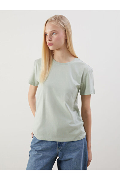LC Waikiki Nevavm Women's T-Shirt with Oval Collar and Difference