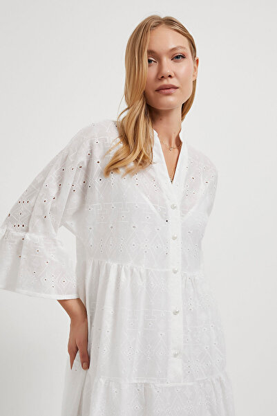 Arma Life Γυναικείο μάξι λευκό μακρύ φόρεμα με κουμπιά με κέντημα