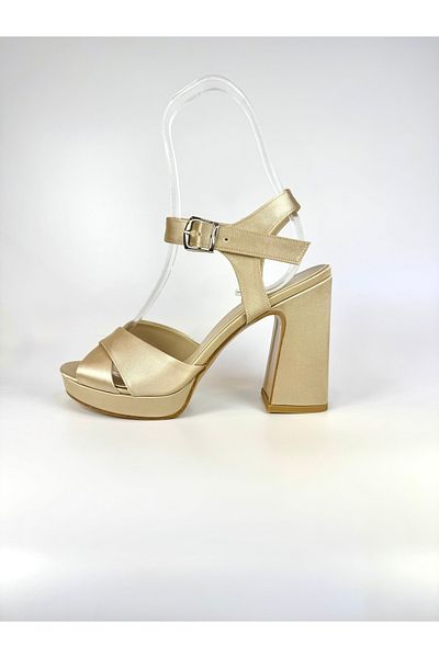E&L Company 10cm Beige Satin Fabric. This Product Is Running Garantiled.