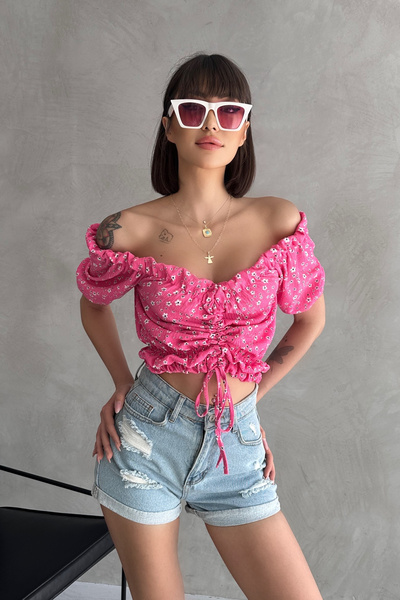 New Now Floral Patterned Madonna Collar Front Gathered Wrinkled Fabric Summer Crop Blouse