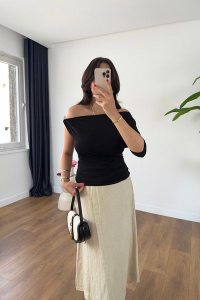 BİRCANÇİL Uyha Black Buckle Detailed Blouse