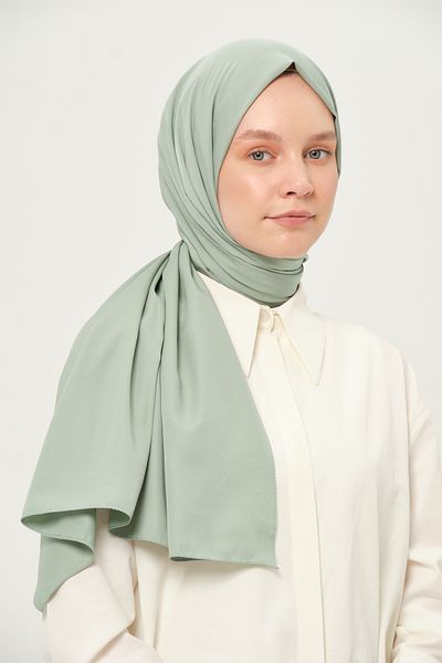 Madame Polo Plain Twil Shawl Outdoor Non-Slip Wrinkle-Free Fabric