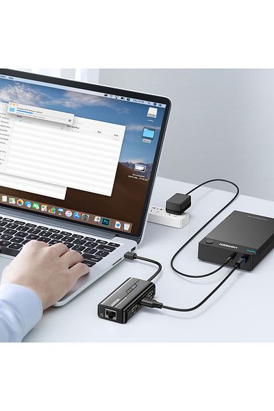 Ugreen HUB Adapter sieciowy USB-A - RJ45 10/100 Mbps / 3x USB 3.0 czarny