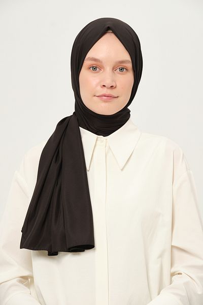Madame Polo Plain Twil Shawl Black Non-Slip Wrinkle-Free Fabric