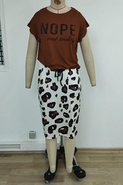 Mossta Διπλό Σετ Μπλούζα με λαιμόκοψη και Φούστα με σχέδιο λεοπάρ - Καφέ