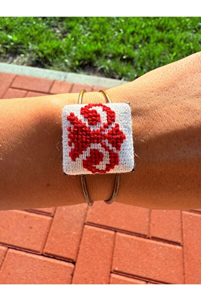 Arta cu Acul Brățară reglabilă – model cusut tradițional “Mâini pe șolduri”