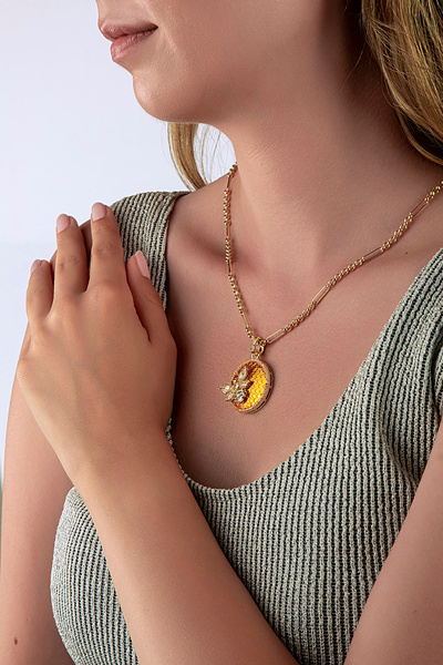 innuendo jewelery Design Chain Orange Round Honeycomb & Bee Motif White Stone Gold Necklace