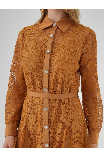 SERPİL Dantel ve Tül Detaylı Uzun Kollu Belden Kuşaklı Elbise