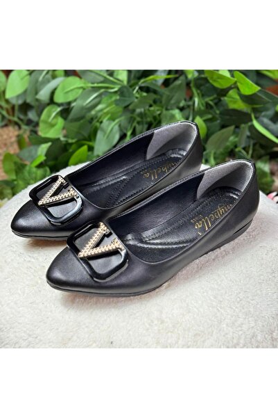 MEY V Logo Buckle Pointed Toe Ballet M1062