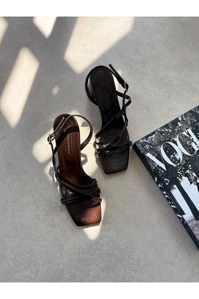 STRASWANS Barcola Women's Heeled Wrinkled Leather Sandals Brown